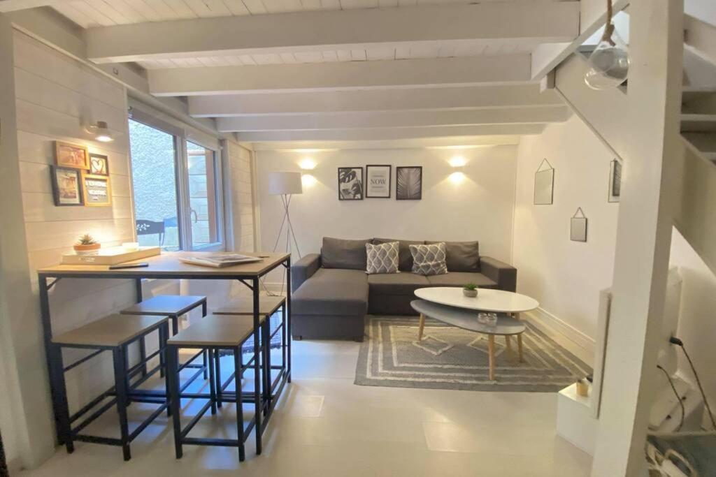 ランAu Coeur De La Cite Medievaleアパートメント エクステリア 写真